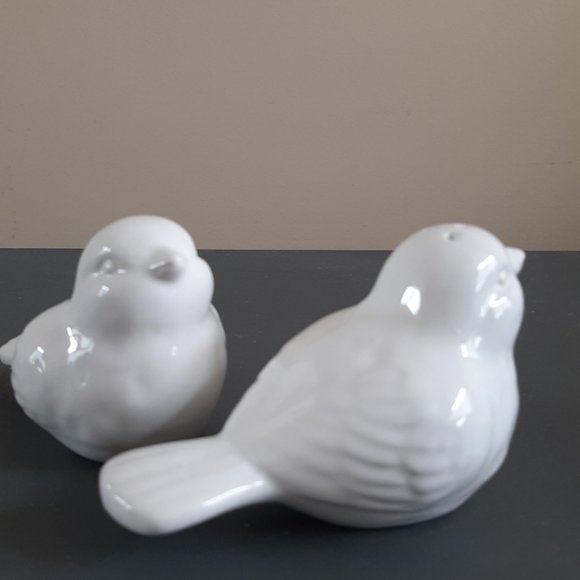 Indigo - Lovebirds Salt and Pepper Shakers - Picture 4 of 6